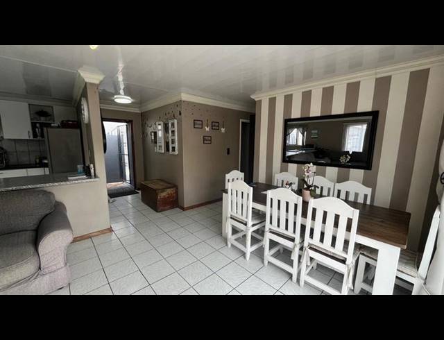3 BEDROOM HOUSE FOR SALE IN TOWNSEND ESTATE